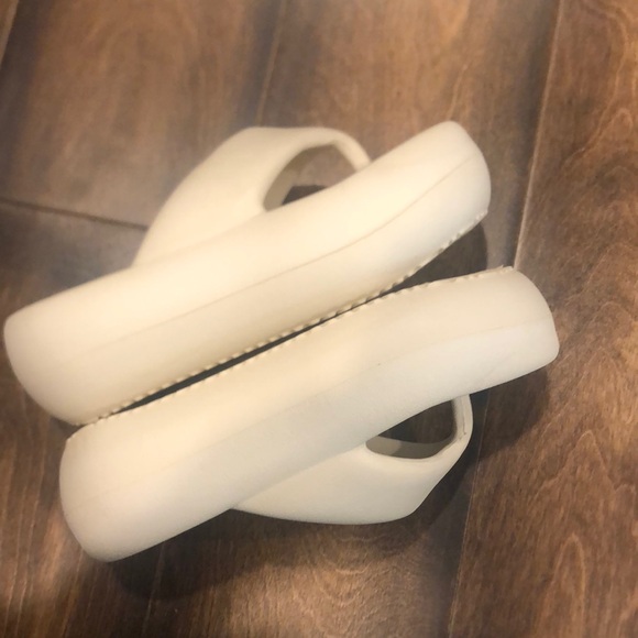 JEFRREY CAMPBELL CHILLAXIN PLATFORM FLIP FLOP NWOT - Picture 13 of 16